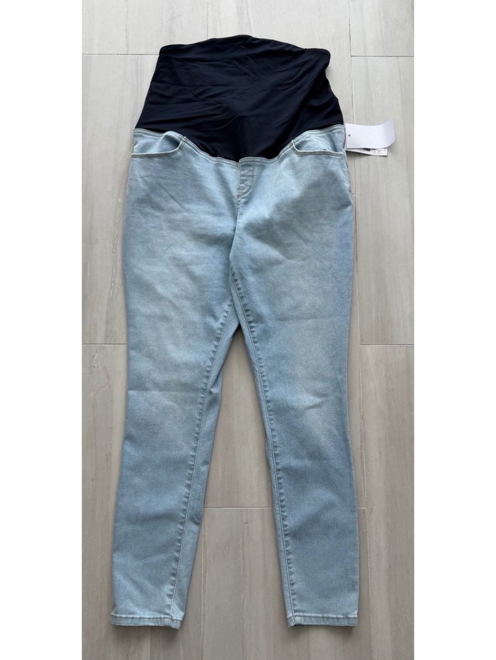 Isabel by Ingrid & Isabel Maternity Skinny Entubado Light Wash Jeans Size 12